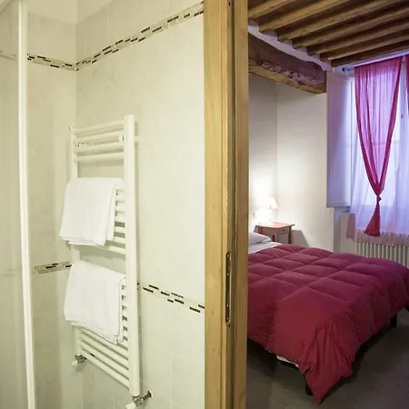 Le Donzelle - Hituscany Guest house 3*